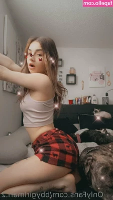 bbygirlmari.2 [ bbygirlmari-2 ] - Hand me a towel 😘