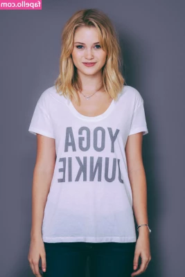 Virginia Gardner [ virginia-gardner ] - He loves it when my hard cock is poking into him  P