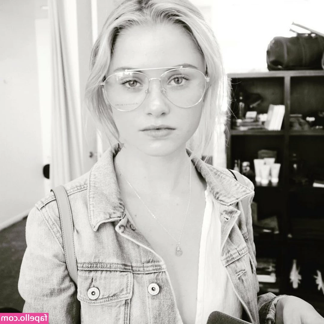 Virginia Gardner [ virginia-gardner ] - Can I party with you this weekend as a naked little horny demon?