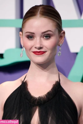 Virginia Gardner [ virginia-gardner ] - come make me wet
