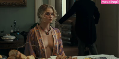 Virginia Gardner [ virginia-gardner ] - Do you like soles