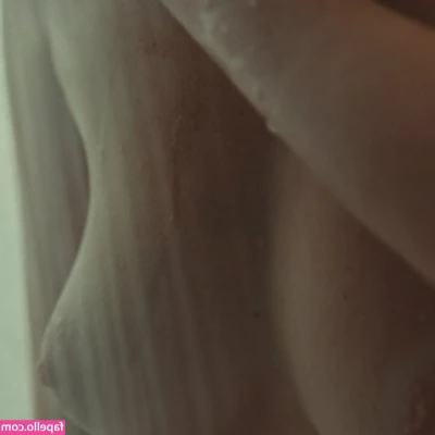 Virginia Gardner [ virginia-gardner ] - Full 3 min video of me playing w this cute butt  3   enjoy