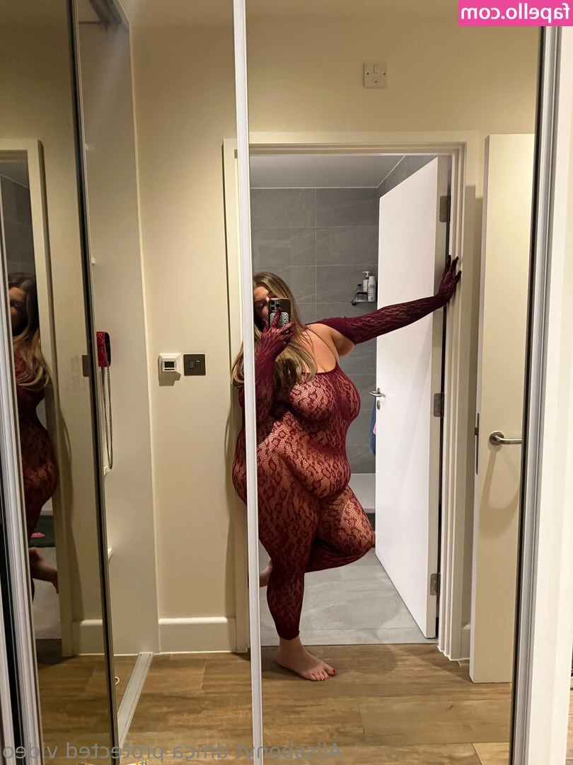alissbonyt - Do you like my before bed clothing  Check your DMs in 5 mins for a