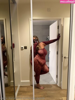 alissbonyt - Do you like my before bed clothing  Check your DMs in 5 mins for a