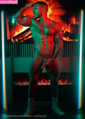 therealmrexotic - Astrology said I m about to cum on you