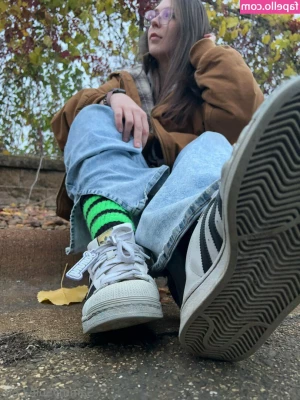 sammysole - En esta pose es muy rico lamer  quieres descubrir mi sabor