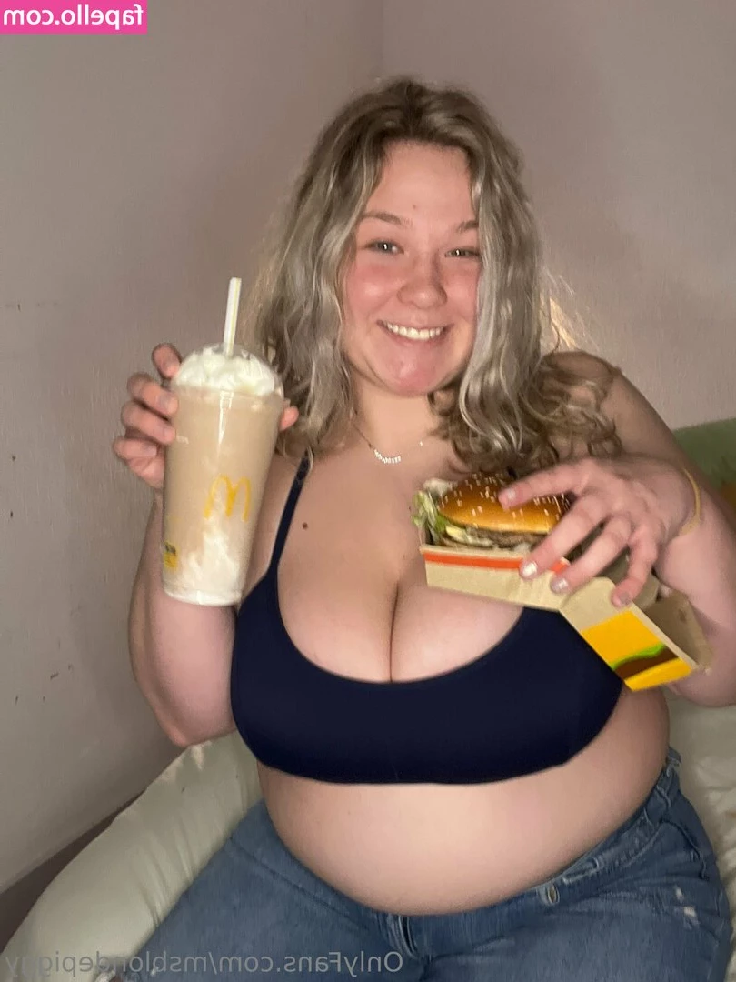 msblondepiggy - How do I look in pink