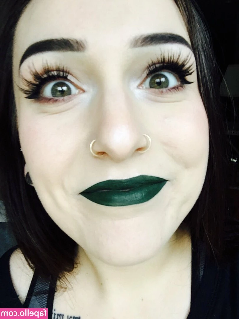 vegan__booty [ vegan-booty ] - Staying in or going out Christmas Eve