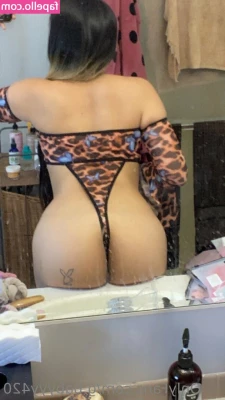 theyyluvvalexaa - I'll be streaming on Mixer tonight guys! mixer.com/akgingersnaps come