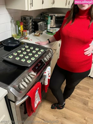 preg_mom_of_twins [ preg-mom-of-twins ] - Preview  Join my premium page to see uncensored   Lovely day for a