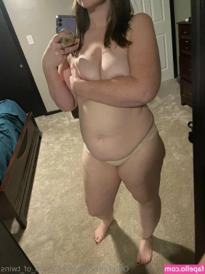 preg_mom_of_twins [ preg-mom-of-twins ] - Hello Thick Monday.  xoxo  Miss Monrow