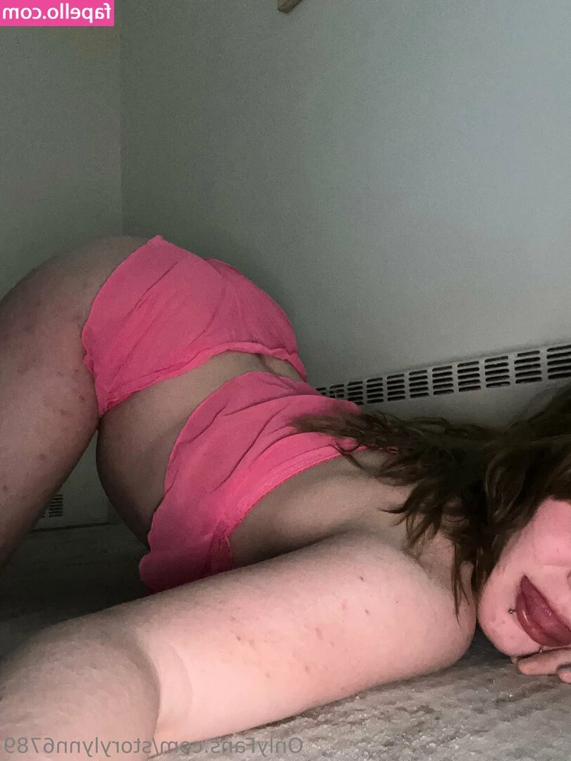 storylynn6789 - Relaxed and enjoying the afternoon with some coffee  How bout we sext