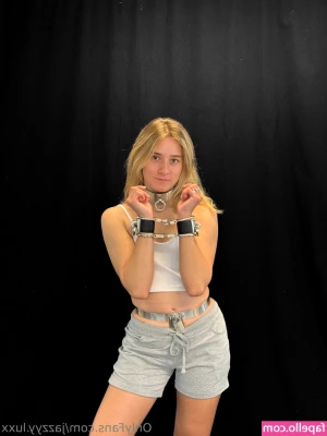 jazzyy_luxx [ jazzyy-luxx ] - Ich bin wieder zurück   Da ich leider gesperrt war  konnte ich