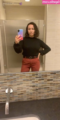 Olivia Faria [ olivia-faria ] - Feet of fire