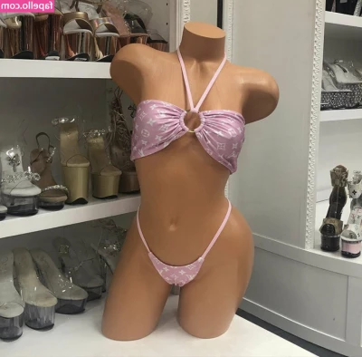 peachbyunniie - 👋 10 strokes for No Nut November 👋  I wasn't kidding around...