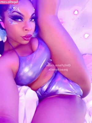 peachbyunniie - I'll just chill on the sofa whilst I make you drip! 😛