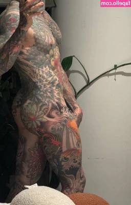 aussiemenexhibit - I m back and ready to play  who wants to play with me