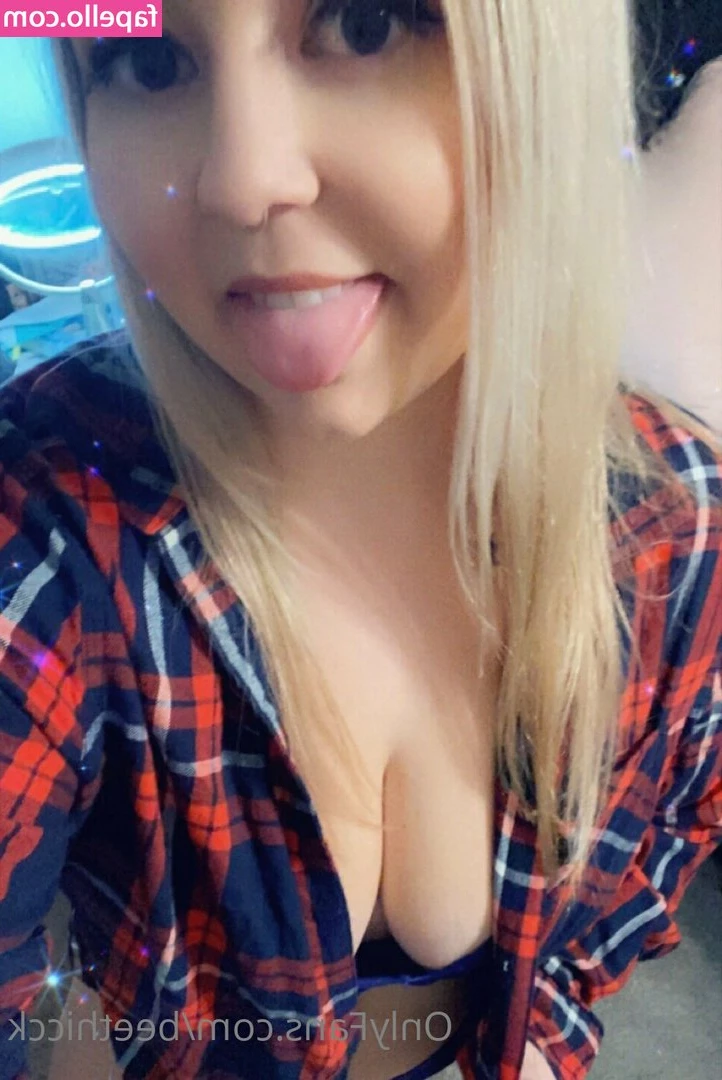 beethicck - LIKE if you would fuck me from the back