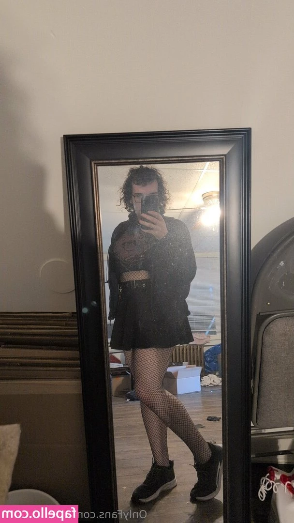 skyuwu2023 - My best friend & sister got an Only Fans!!✨ Go support her and
