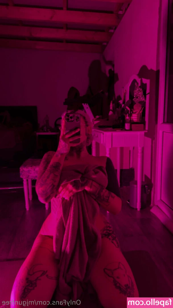 mjgunfree - New vid coming soon  I sit back  amp  watch anime while you stare at