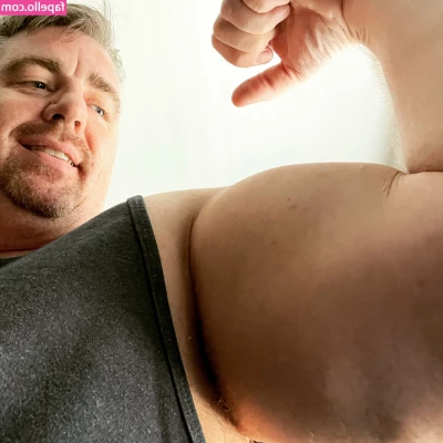 outihulk - Here is a close up POV of my Boss’s cock fucking my pussy! 😘