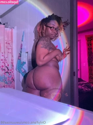 uwuuniaa98 - Red is one of my colors