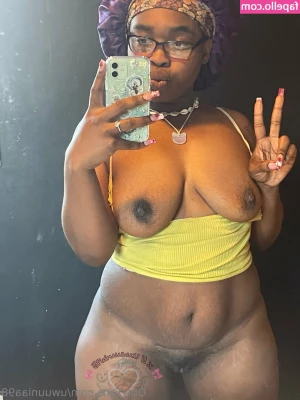 uwuuniaa98 - A well-oiled machine 💦 (Fresh from the shower 🚿 )