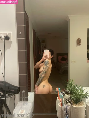 installareem - Morning shower before hitting the road    The sunrise was beautiful