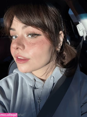 eveirisowo - Could use someone to suck me off while we watch Netflix