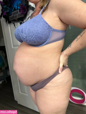 mrselliebrooks - Tiny waist problems. I just got these new jeans and they’re so