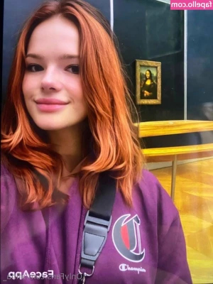 afina_ [ afina ] - Merry Christmas, will you be my Santa baby 🎄🎅?