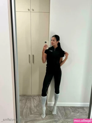 afina_ [ afina ] - Would you do me right here?