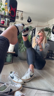  [ emmyfeetandsocks ] - Uncensored no fucks  Check my meaty pussy just falling out of this