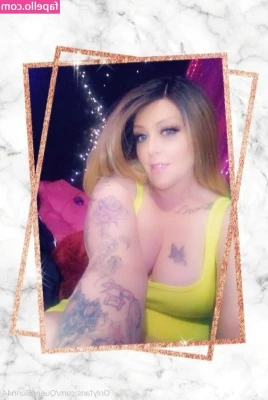 queenbunni44 - I love being spoiled! You can never have to many clothes 😍
