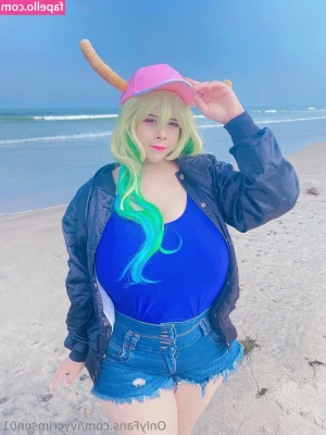 ivycrimson01 - Happy hump day    Now dive in there