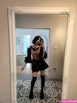 ave_ria [ ave-ria ] - My delicious brown legs while I bend over for you