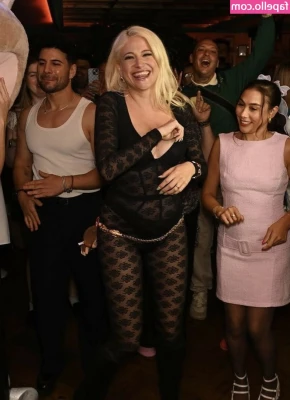 Pixie Lott [ pixie-lott-2 ] - My   move crazy in these