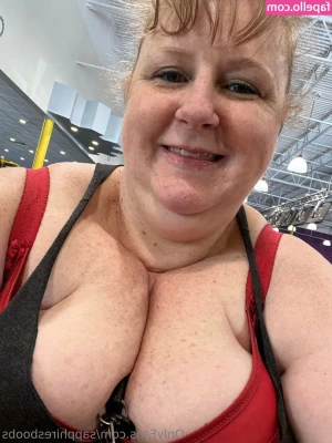 sapphiresboobs - Quieres que te muestre mi nuevo pijama? 🤍🌦🕊