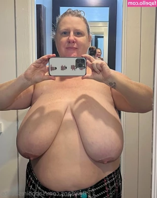 sapphiresboobs - No daddy tonight  I m lonely and not sure what to do without orders