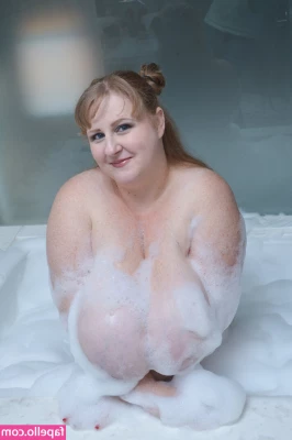 sapphiresboobs - Who likes to see bulges?