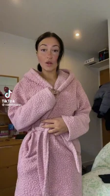  [ nataliabakerx ] - Help me out of my leather corset