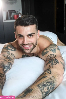 beardedpervbln - Swipe for uncensored tits