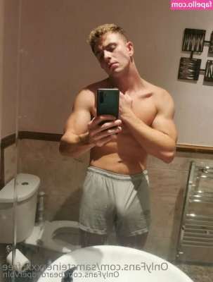 beardedpervbln - Watch me play with myself to my favourite porno  until I am SOAKING