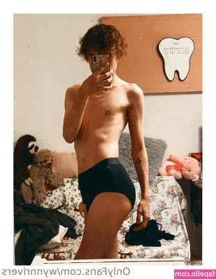 wynnrivers - eat the booty like groceries