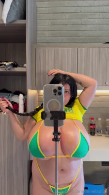 danielaof21 - Oi meus bebês o que vocês acharam do vídeo de ontem eu a minha