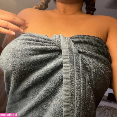 itsmezaraxx - Anyone want to see the rest of this shoot?! Like this post if you