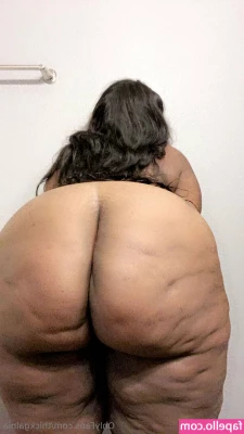 mrs.juicyfruit [ mrs-juicyfruit ] - a bit of motorcycles here