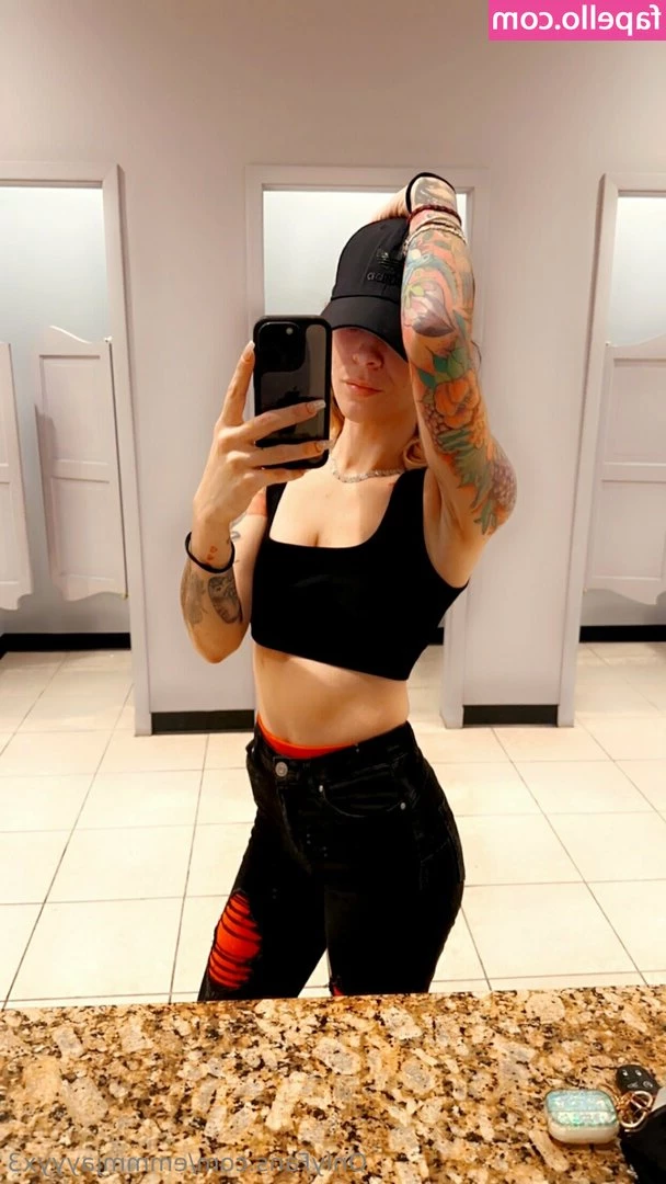 emmmjayyyx3 - The pinker the pussy the sweeter the juice
