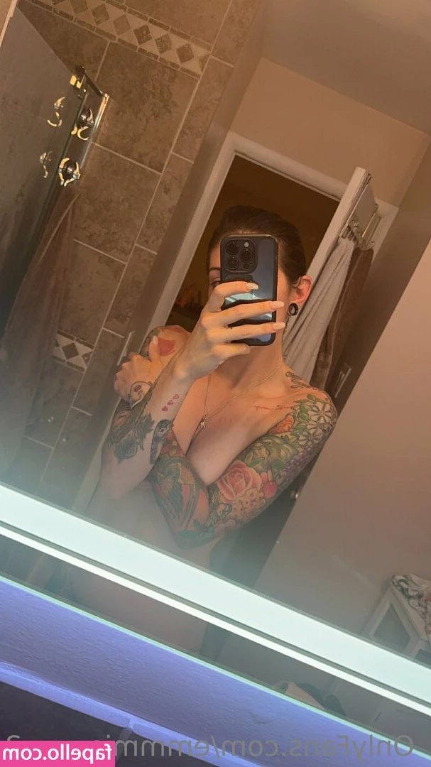 emmmjayyyx3 - Hello everyone, very soon it will be my birthday on January 1st I
