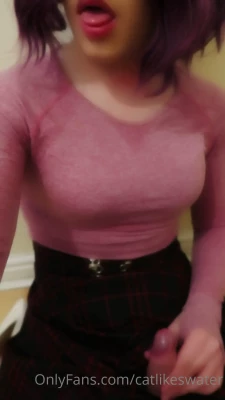  [ catlikeswater ] - Many of you wanted me to upload one of my squirting videos... and ofc